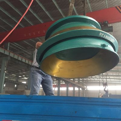 Pièces de rechange pour les plaquettes des broyeurs en acier à haute teneur en manganèse Mn18Cr2 HP300 HP400 HP500