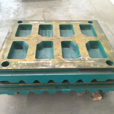 C105 C106 Plaque à mâchoires pour le concasseur à mâchoires standard EN124 pour les besoins de concassage dans les mines de minerai
