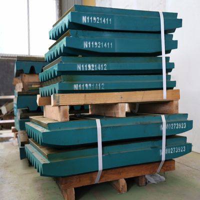 Plaque de mâchoire en acier à haute teneur en manganèse avantageuse pour pièces de rechange de concasseur à mâchoires Poids 1000 kg