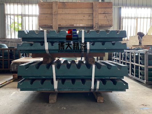 C106 Pièces d'usure de broyeur de mâchoires en acier à haute teneur en manganèse Super-Jaw Plate pour l'exploitation minière de l'énergie
