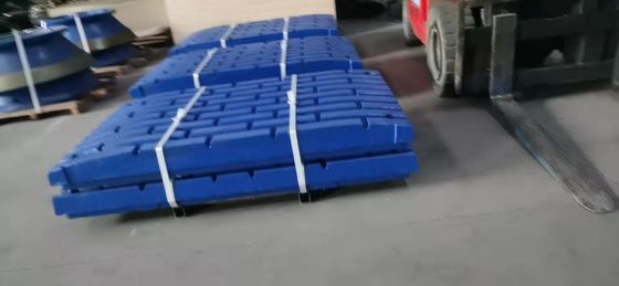 Pièces de rechange et pièces usées en acier manganèse pour le concasseur à mâchoires C140 utilisé dans les machines minières Poids 999 kg