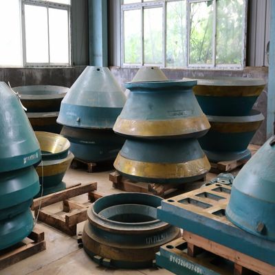 Acier à haute teneur en manganèse GP200 concasseur à cônes Parties d'usure Manteau et concave avec compétitif