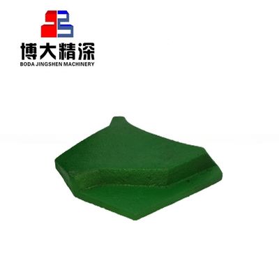 Plaque d'usure utilisée B6900 VSI pour pièces de concasseur à cône à impact d'arbre vertical dans l'extraction de minerai