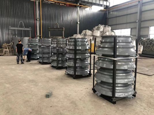 Pièces d'usure du manteau du concasseur à cône en acier à haute teneur en manganèse CS430 utilisées pour les machines minières