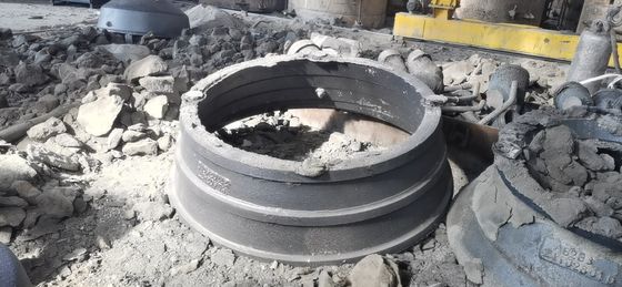 CH660 Manteau et revêtement de bol Mn18 Cr2 Pièces de rechange usées pour carrière utilisées dans les machines minières