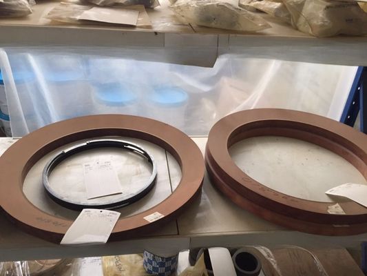 Énergie minière GP300 Rings d'étanchéité à la poussière Coulée de concasseur à cône en acier Pièces de rechange en couleur originale