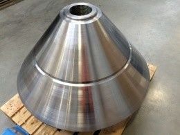Assemblage de la tête du concasseur à cône forgé pièces de rechange Processus de forgeage Poids d'usinage KG 100
