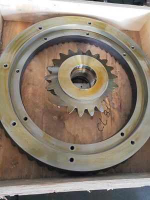 Couleur originale HP300 pièces de rechange de concasseur à cône engrenage et pignon avec OEM acceptable